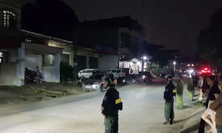 Thực hiện chuyên án 275H, lực lượng công an Lạng Sơn đồng loạt khám xét, truy bắt những đối tượng buôn bán 16 bánh ma túy .Ảnh: Duy Chiến