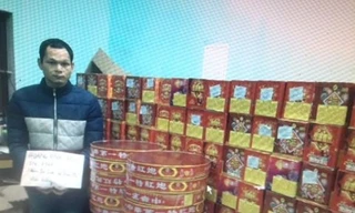 Đối tượng Thức và 270 kg pháo bị giữ tại cơ quan công an *ảnh: T.L
