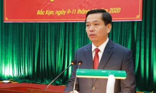 Ông Nguyễn Long Hải phát biểu nhận nhiệm vụ. Ảnh: Báo Bắc Kạn