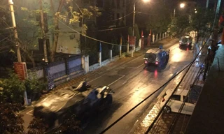 Đoàn xe thiết giáp Lạng Sơn xuyên đêm lên biên giới .Ảnh: Duy Chiến