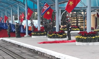 Công việc trang trí khánh tiết đã hoàn tất .Ảnh: Duy Chiến