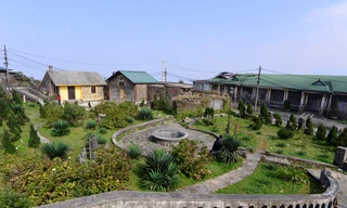 Các nhà nghỉ trên đỉnh Mẫu Sơn gần như đã kín phòng *ảnh: TL 