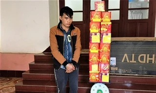 Đối tượng Truyền cùng tang vạt tại cơ quan công an .Ảnh: CB