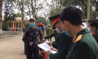 Sáng nay (18/2) có 40 người sẽ rời khỏi đơn vị Trung đoàn 123 và 40 người sẽ về vào buổi chiều cùng ngày .Ảnh: Duy Chiến