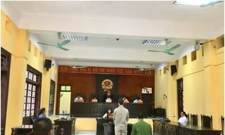 Bị cáo Dương ra tòa lĩnh án .Ảnh: X. Hữu