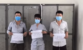 Ba đối tượng phá rừng phòng hộ bị khởi tố .Ảnh: B. Huệ 