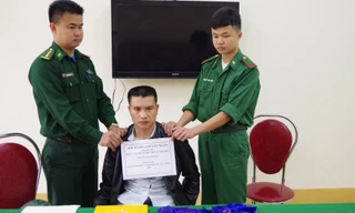 Kẻ mang lượng ma túy khủng bị bắt khi 'quá cảnh' Việt Nam