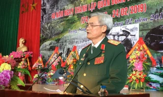 Trung tướng Nguyễn Như Hoạt, Trưởng ban liên lạc CCB Quân đoàn 14 đọc diễn văn kỷ niệm .Ảnh: Duy Chiến