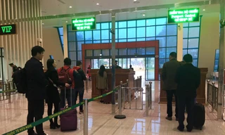 Du khách Trung Quốc nhập cảnh vào Lạng Sơn chơi xuân *ảnh: Duy Chiến