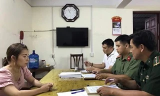 Đối tượng Hằng khai nhận hành vi tại cơ quan điều tra .Ảnh: Huyền Mỹ