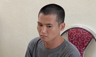 Đối tượng Hải tại cơ quan điều tra .Ảnh: M. Hoàng 