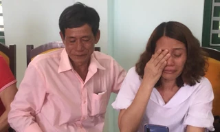 Bao năm xa cách, cô Hon nước mắt tràn ngập ngày hội ngộ. - Ảnh: Duy Chiến