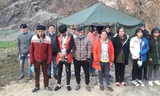 14 công dân nhập cảnh trái phép bị đồn biên phòng Pò Mã phát hiện .Ảnh: TL 