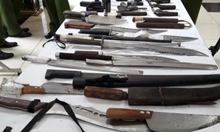 100 đối tượng thuê xe tải chở hung khí đi 'huyết chiến' trong đêm