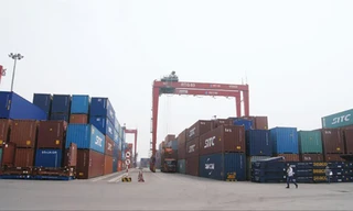 Hiện 99% thị phần vận tải container xuất nhập khẩu của Việt Nam rơi vào tay hãng tàu nước ngoài. Ảnh minh hoạ: Phạm Thanh.