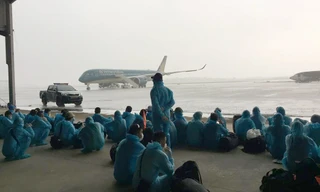 Vùng trời Ukraine đang đóng, bay giải cứu công dân ra sao nếu được yêu cầu?