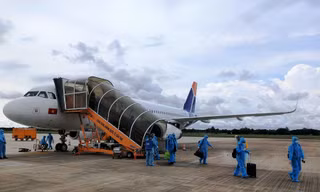 Đề xuất 3 giai đoạn mở lại đường bay quốc tế, để từ tháng 9 tới sẽ áp dụng "hộ chiếu vắc xin" cho khách quốc tế.