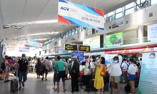 Giải toả khách du lịch mắc kẹt tại Đà Nẵng về Hà Nội và TPHCM trong các ngày từ 12-14/8.