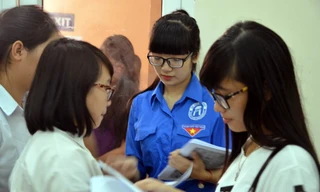 ẢNH: Tân sinh viên rạng rỡ ngày nhập học