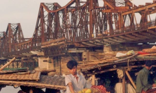 Từ cầu Long Biên nhìn ra đô thị di sản Hà Nội 