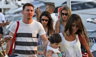 Bạn gái của Messi vừa lên tiếng khen ngợi Cristiano Ronaldo.