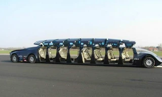 Khám phá xe bus siêu tốc độ ở Dubai