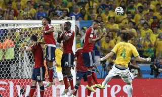 [VIDEO] Brazil – Colombia (2–1): Bàn thắng kinh điển của David Luiz