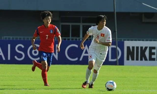 U19 Việt Nam đối đầu với U19 Hàn Quốc. Ảnh: Zing