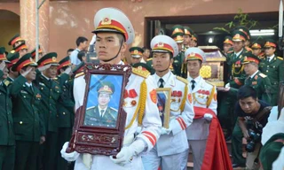 Tiễn đưa thượng úy hy sinh trong vụ máy bay rơi ở Hòa Lạc