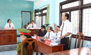 Luật sư tham gia tranh tụng tại phiên tòa - Ảnh: Gia Khánh