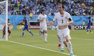 [VIDEO] Italia -Uruguay (0-1): Bàn thua kỳ quái tiễn Arruzzi hồi hương