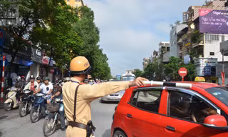 Hà Nội: Ngày đầu cấm ô tô đường Xuân Thủy - Cầu Giấy