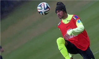 Xem nghệ sĩ Neymar 'phiêu' cùng trái bóng Brazuca
