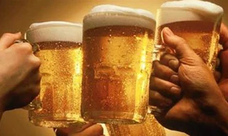  Cơ thể mỗi người chỉ tiếp nhận các chất kích thích, trong đó có rượu, bia, ở chừng mực nhất định, vượt qua ngưỡng, người uống rơi vào tình trạng rối loạn ý thức, hành vi, cảm xúc, nhẹ thì bệnh nhân còn khả năng nhận xét xung quanh, nặng thì không kiểm so