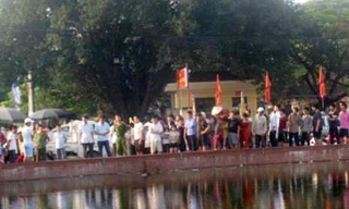 Hồ Triều Khúc, nơi phát hiện xác chết.