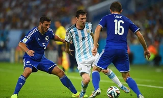 Messi 'làm xiếc' trước hàng thủ Bosnia