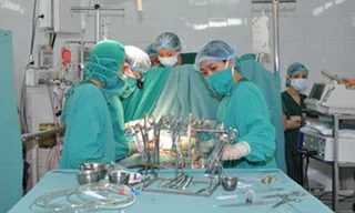 Một ca phẫu thuật cho bệnh nhân bị phồng động mạch nguy hiểm.