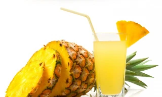 Mỗi ngày uống một cốc nước ép thơm hoặc ăn 1/2 quả thơm chín có thể thay thế được các loại thuốc chống đông