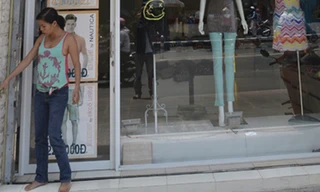 Bên ngoài cửa hàng thời trang nơi xảy ra vụ việc. Ảnh: VOV