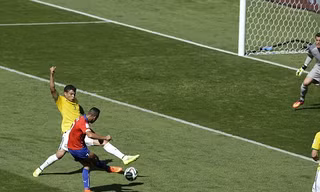 [VIDEO] Brazil-Chile (1-1): Sai lầm sơ đẳng của Hulk