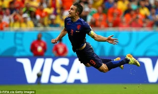 Van Persie lập kỳ tích trong màu áo tuyển Hà Lan