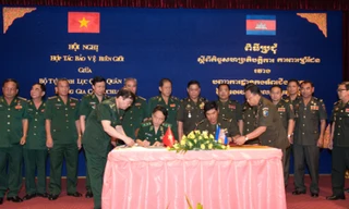Hai bên đã ký biên bản nghi nhớ nội dung cuộc Hội đàm hợp tác bảo vệ biên giới lần thứ 11 giữa Bộ Tư lệnh BĐBP Việt Nam với Bộ Tư lệnh Lục quân, Quân đội Hoàng gia Campuchia.