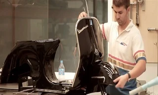 Thân xe lại như mới.