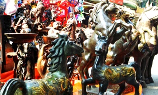 Năm Giáp Ngọ, săn ngựa đồng chơi Tết