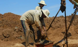 Người dân phảo chi hàng trăm triệu đồng đào giếng cứu hạn. Ảnh: Anh Thư