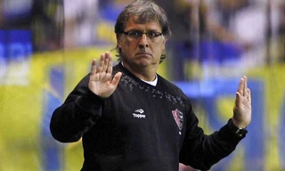 Nhóm “La Masia” tính chuyện đẩy Martino khỏi Nou Camp?