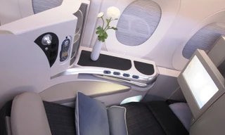 Ghế ngồi có thể chuyển đổi thành giường nằm trên máy bay