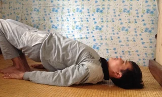 10 động tác phòng, trị viêm cột sống dính khớp