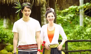 Liễu Nham đẹp ướt át bên mỹ nam Hàn