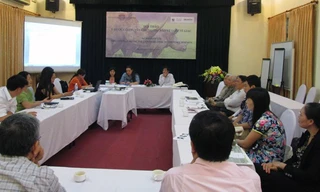 Các bác sĩ, nhà nghiên cứu y học cổ truyền tại buổi hội thảo Y dược Cổ truyền chung tay bảo vệ loài Tê giác.